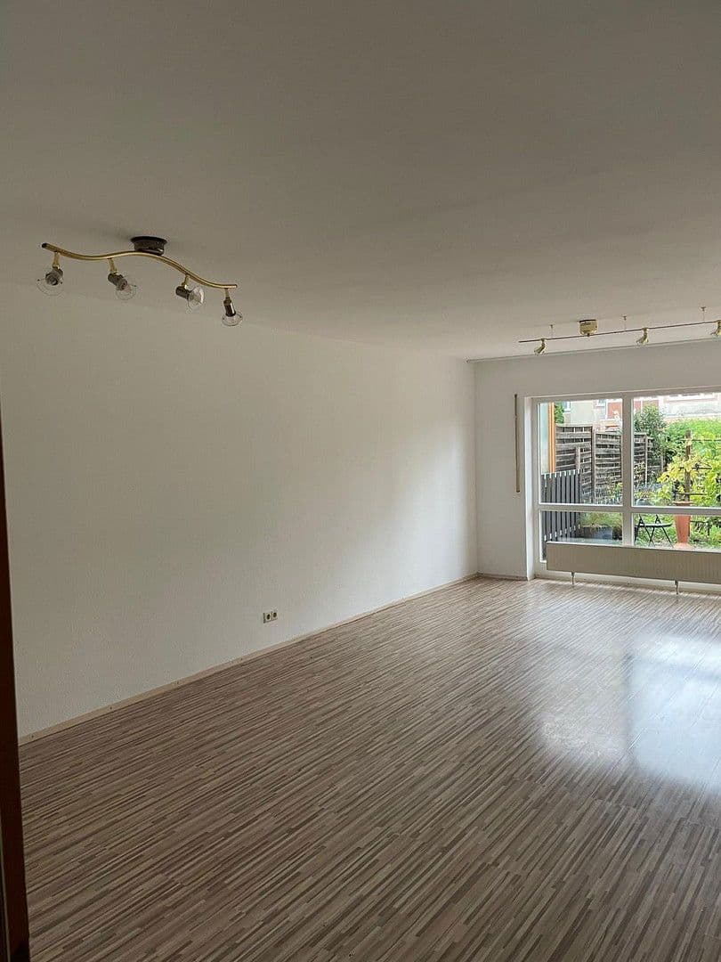 Predaj domu 146 m², pozemek 246 m², Königsberger Strasse 47, Bad Dürrheim, Bádensko-Wurttembersko Predaj domu 146 m², pozemek 246 m², Königsberger Strasse 47, Bad Dürrheim, Bádensko-Wurttembersko