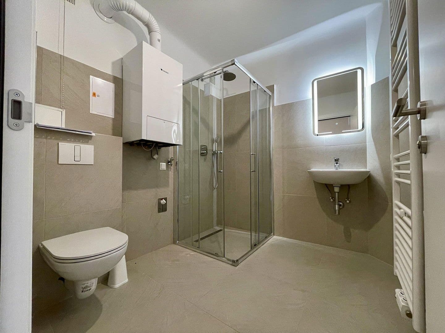 Prenájom bytu 3-izbový 68 m², Rainergasse 7, Wien, Viedeň Prenájom bytu 3-izbový 68 m², Rainergasse 7, Wien, Viedeň