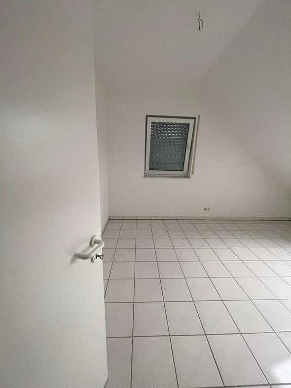 Prenájom kancelárie 90 m², Max-Planck-Str. 11, Alzenau, Bavorsko Prenájom kancelárie 90 m², Max-Planck-Str. 11, Alzenau, Bavorsko