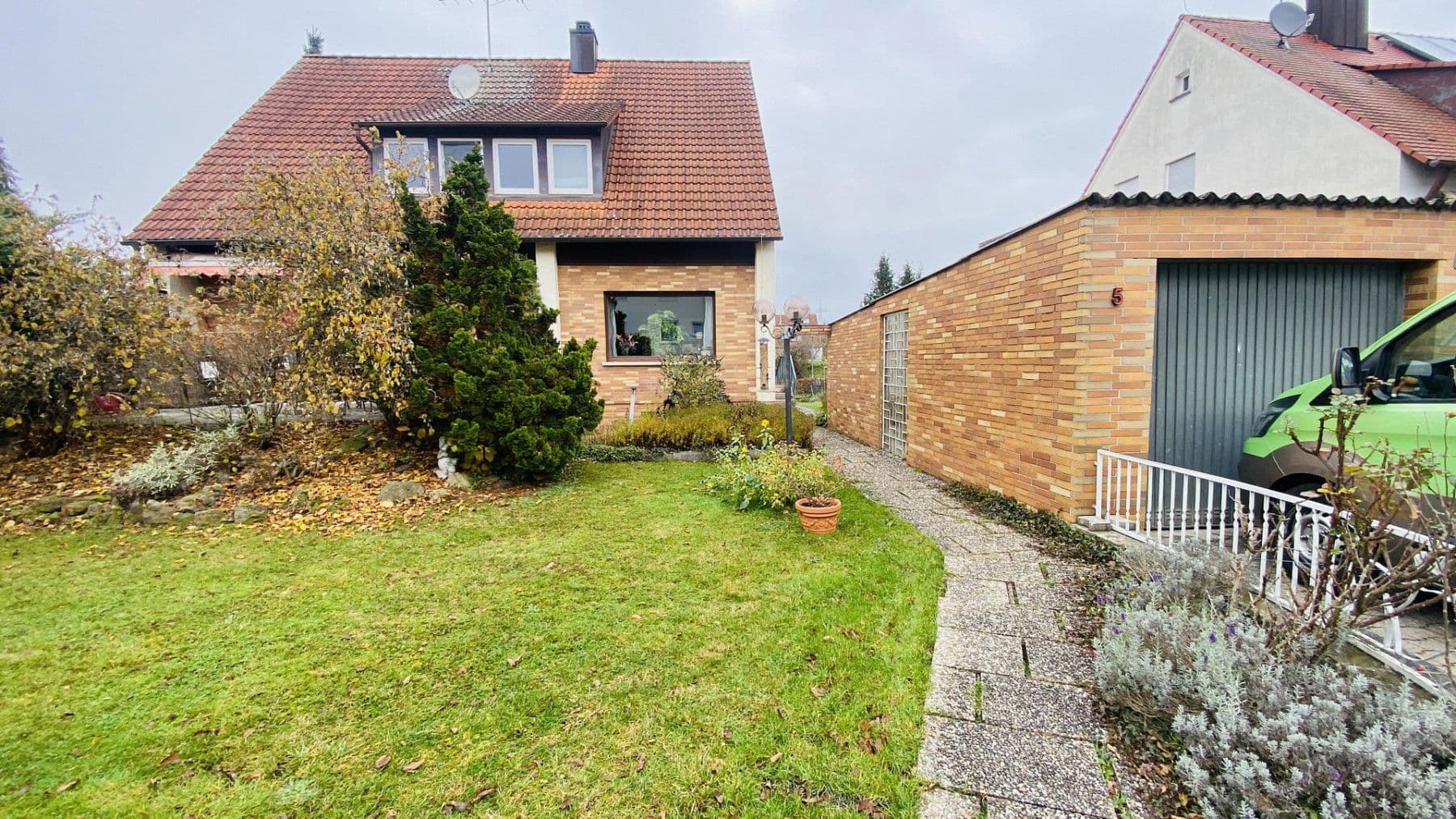 Predaj domu 164 m², pozemek 600 m², Veitsbronn, Bavorsko Predaj domu 164 m², pozemek 600 m², Veitsbronn, Bavorsko