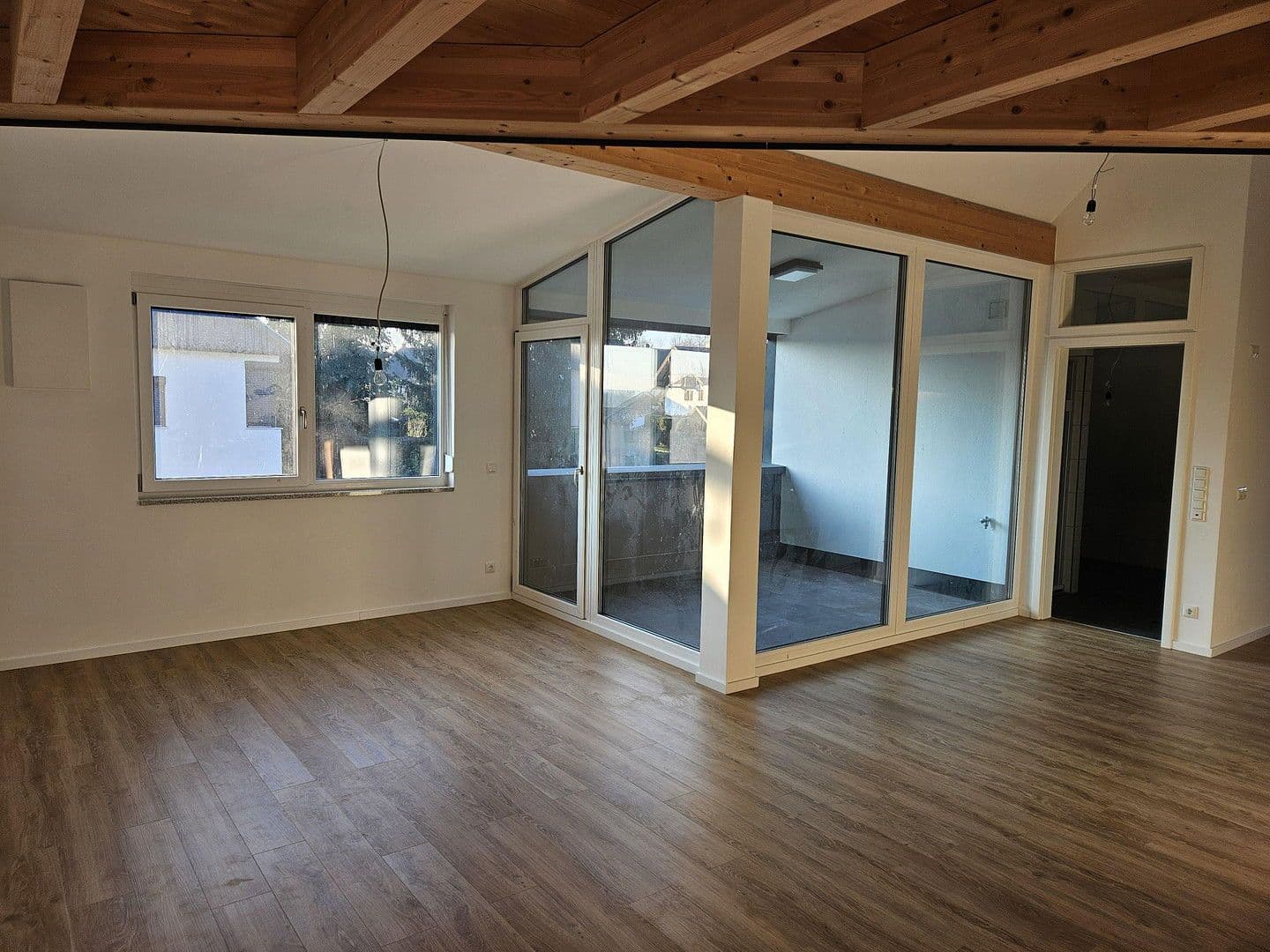 Prenájom bytu 3-izbový 90 m², Pfarrkirchner Str. 105 b, Eggenfelden, Bavorsko Prenájom bytu 3-izbový 90 m², Pfarrkirchner Str. 105 b, Eggenfelden, Bavorsko