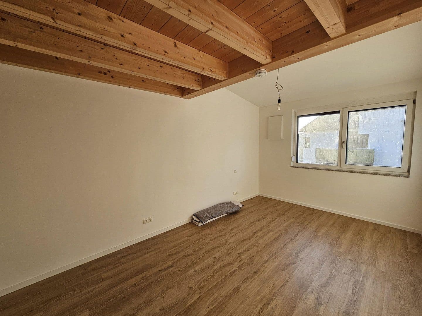 Prenájom bytu 3-izbový 90 m², Pfarrkirchner Str. 105 b, Eggenfelden, Bavorsko Prenájom bytu 3-izbový 90 m², Pfarrkirchner Str. 105 b, Eggenfelden, Bavorsko