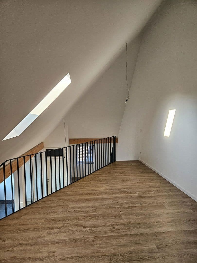 Prenájom bytu 3-izbový 90 m², Pfarrkirchner Str. 105 b, Eggenfelden, Bavorsko Prenájom bytu 3-izbový 90 m², Pfarrkirchner Str. 105 b, Eggenfelden, Bavorsko