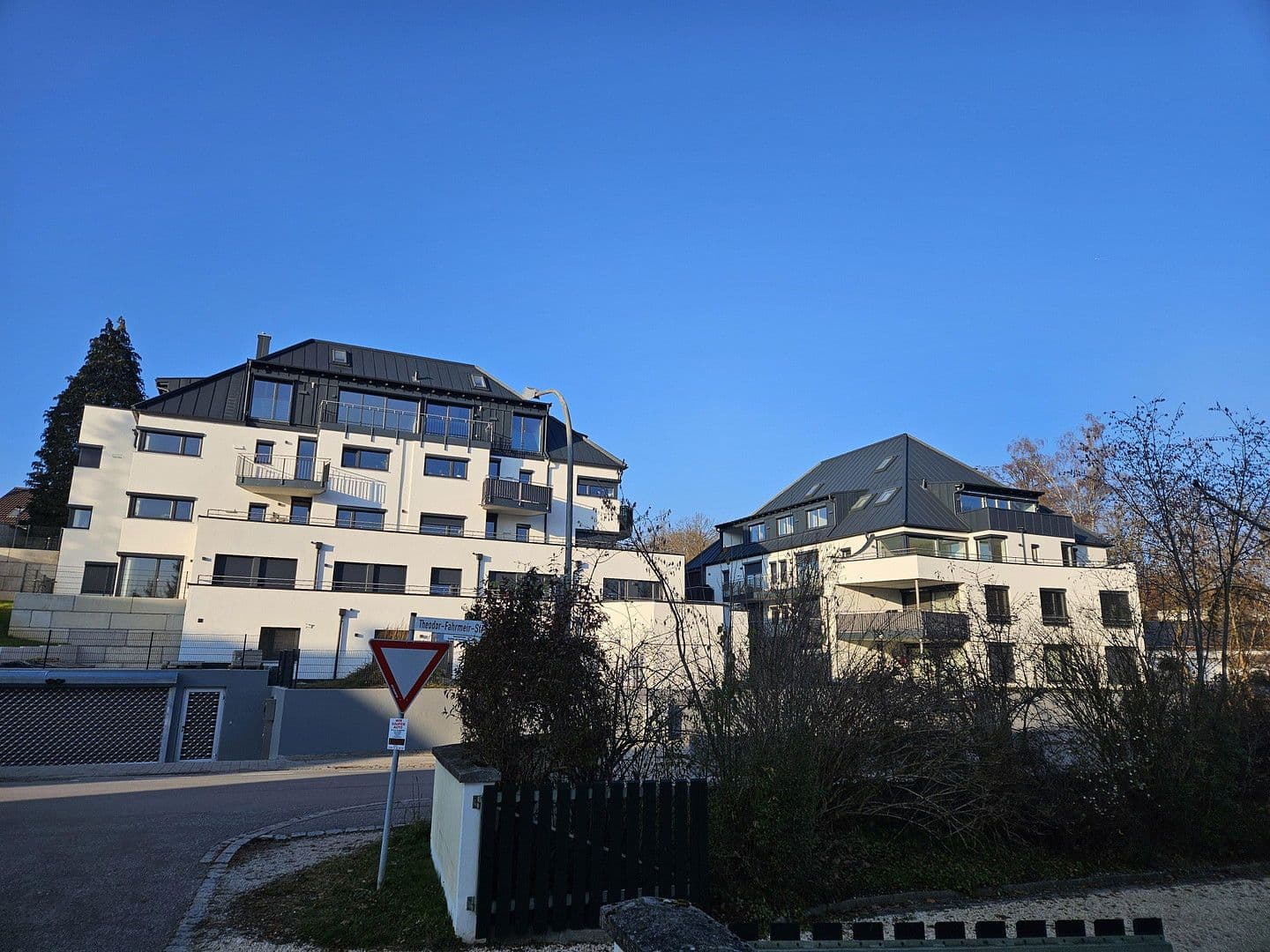 Prenájom bytu 3-izbový 90 m², Pfarrkirchner Str. 105 b, Eggenfelden, Bavorsko Prenájom bytu 3-izbový 90 m², Pfarrkirchner Str. 105 b, Eggenfelden, Bavorsko