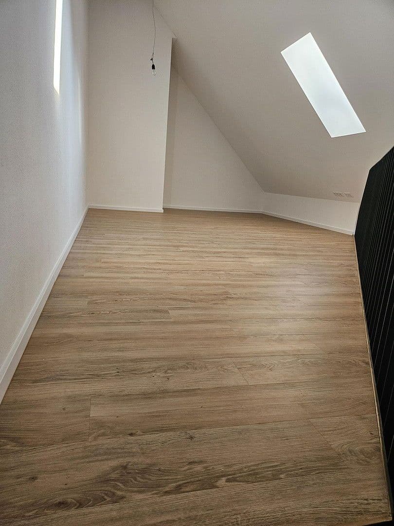 Prenájom bytu 3-izbový 90 m², Pfarrkirchner Str. 105 b, Eggenfelden, Bavorsko Prenájom bytu 3-izbový 90 m², Pfarrkirchner Str. 105 b, Eggenfelden, Bavorsko