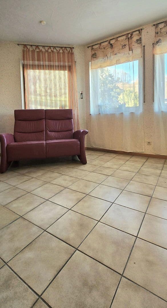 Predaj domu 300 m², pozemek 1.200 m², Breitenheim, Porýnie-Falcko Predaj domu 300 m², pozemek 1.200 m², Breitenheim, Porýnie-Falcko