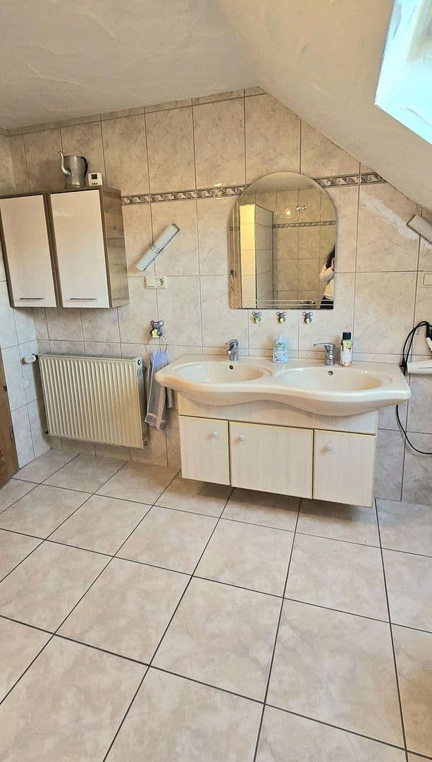 Predaj domu 300 m², pozemek 1.200 m², Breitenheim, Porýnie-Falcko Predaj domu 300 m², pozemek 1.200 m², Breitenheim, Porýnie-Falcko