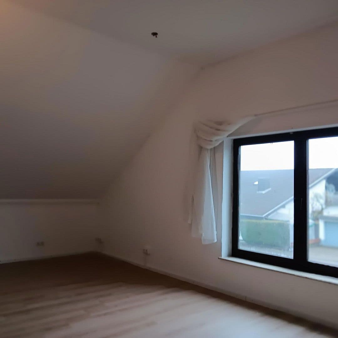 Prenájom domu 190 m², pozemek 530 m², St. Leon-Rot, Bádensko-Wurttembersko Prenájom domu 190 m², pozemek 530 m², St. Leon-Rot, Bádensko-Wurttembersko