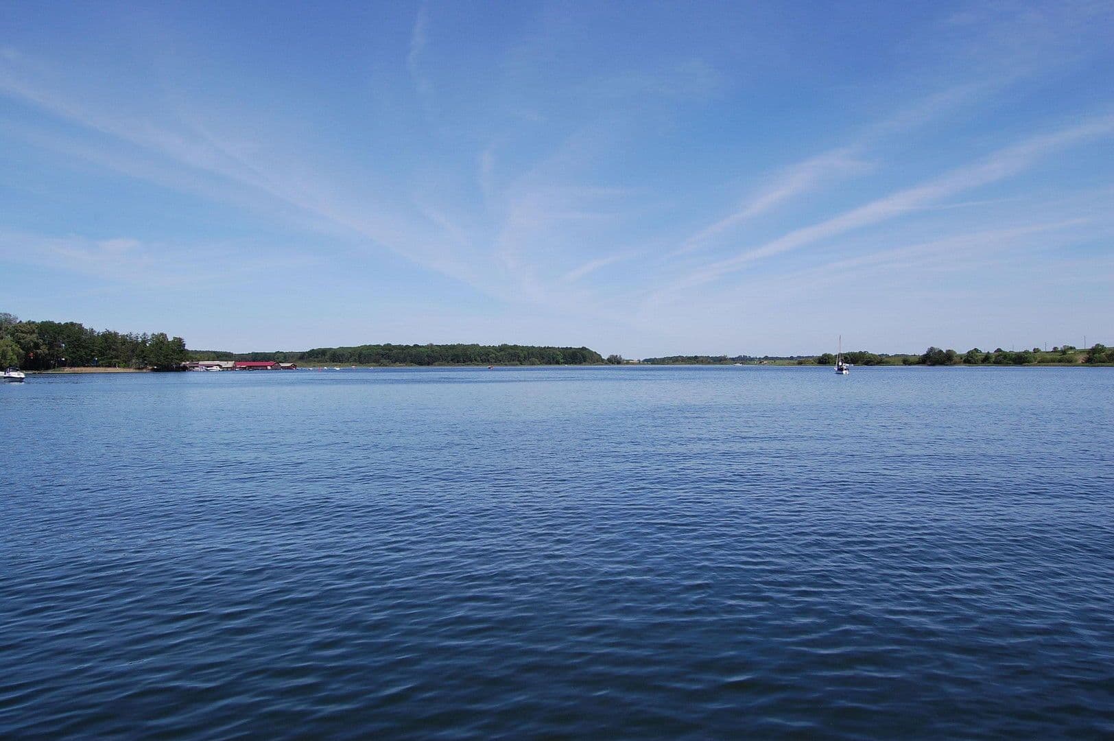 Predaj domu 91 m², pozemek 1.000 m², Zur Lenzer Höh 6, Haus 13, Fünfseen, Meklenbursko-Predpomoransko Predaj domu 91 m², pozemek 1.000 m², Zur Lenzer Höh 6, Haus 13, Fünfseen, Meklenbursko-Predpomoransko