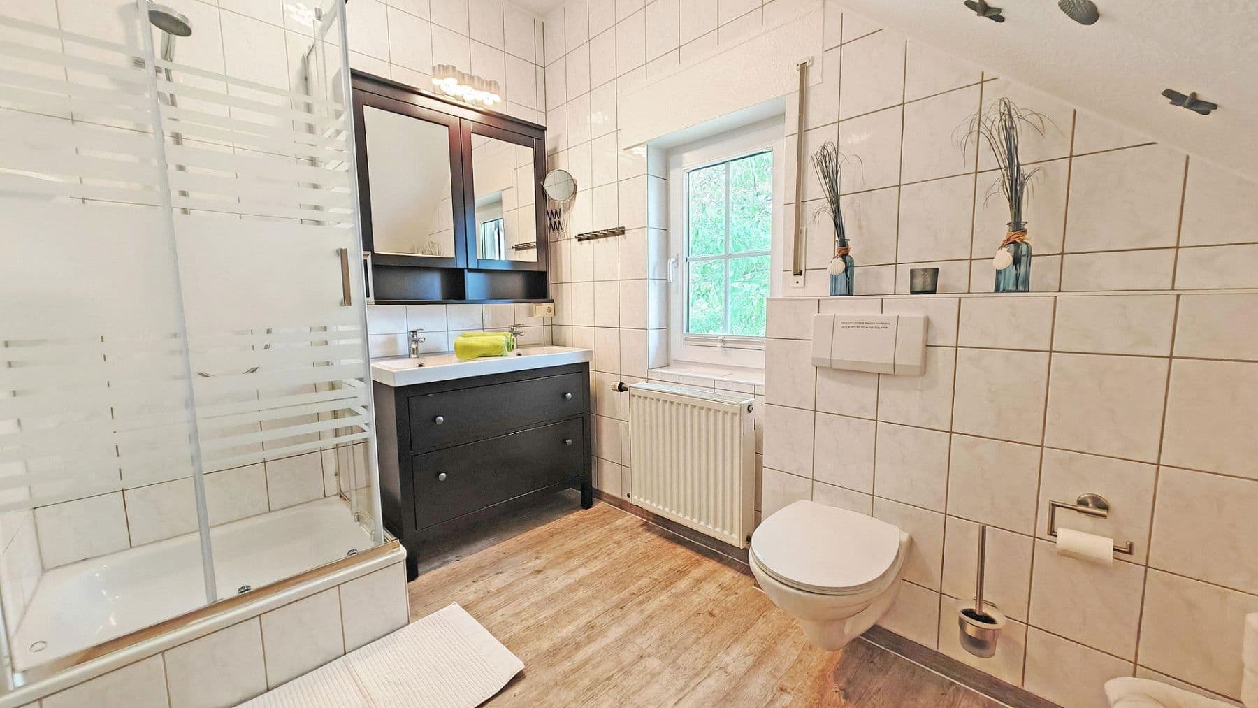 Predaj domu 91 m², pozemek 1.000 m², Zur Lenzer Höh 6, Haus 13, Fünfseen, Meklenbursko-Predpomoransko Predaj domu 91 m², pozemek 1.000 m², Zur Lenzer Höh 6, Haus 13, Fünfseen, Meklenbursko-Predpomoransko
