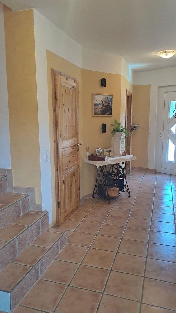 Predaj domu 211 m², pozemek 311 m², Freyburger Allee 16, Nierstein, Porýnie-Falcko Predaj domu 211 m², pozemek 311 m², Freyburger Allee 16, Nierstein, Porýnie-Falcko