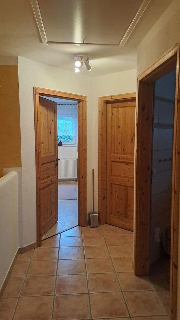 Predaj domu 211 m², pozemek 311 m², Freyburger Allee 16, Nierstein, Porýnie-Falcko Predaj domu 211 m², pozemek 311 m², Freyburger Allee 16, Nierstein, Porýnie-Falcko