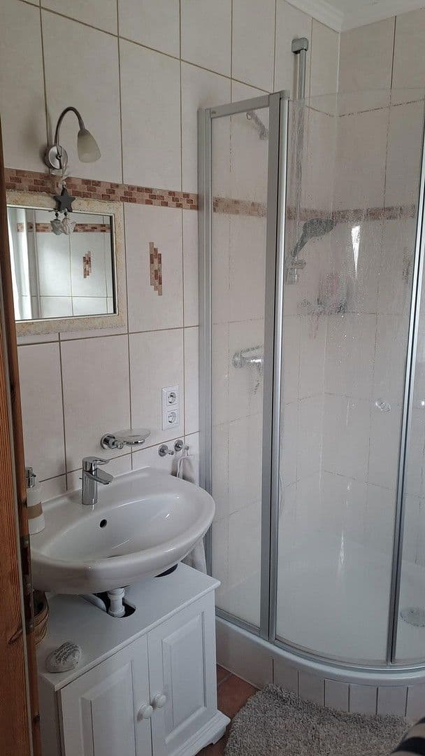 Predaj domu 211 m², pozemek 311 m², Freyburger Allee 16, Nierstein, Porýnie-Falcko Predaj domu 211 m², pozemek 311 m², Freyburger Allee 16, Nierstein, Porýnie-Falcko