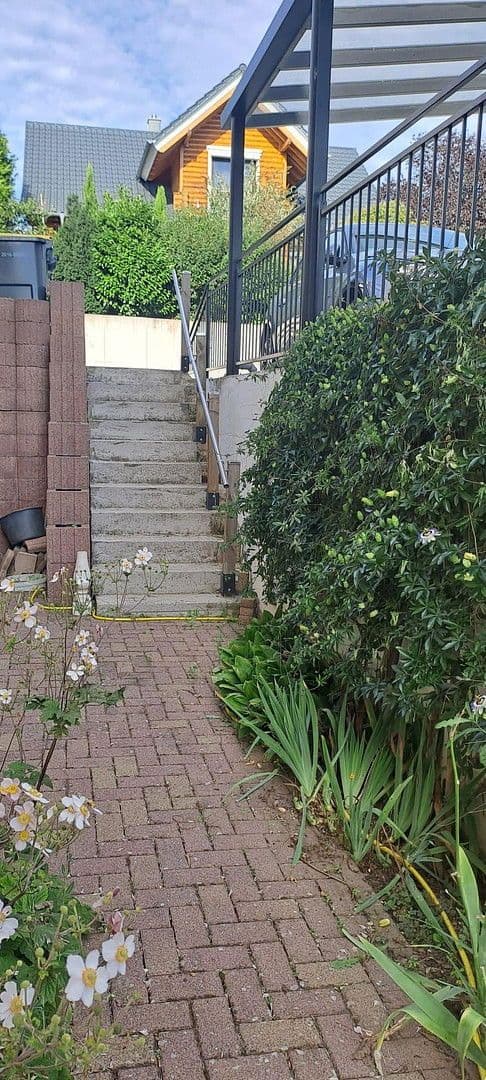 Predaj domu 211 m², pozemek 311 m², Freyburger Allee 16, Nierstein, Porýnie-Falcko Predaj domu 211 m², pozemek 311 m², Freyburger Allee 16, Nierstein, Porýnie-Falcko