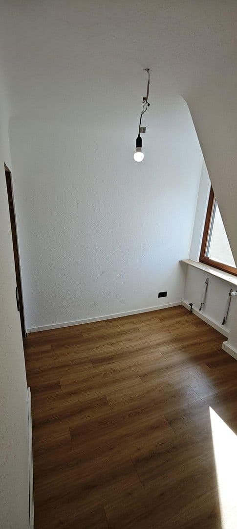 Prenájom bytu 3-izbový 60 m², Eybacher Straße 11/1, Stuttgart-Wangen, Bádensko-Wurttembersko Prenájom bytu 3-izbový 60 m², Eybacher Straße 11/1, Stuttgart-Wangen, Bádensko-Wurttembersko