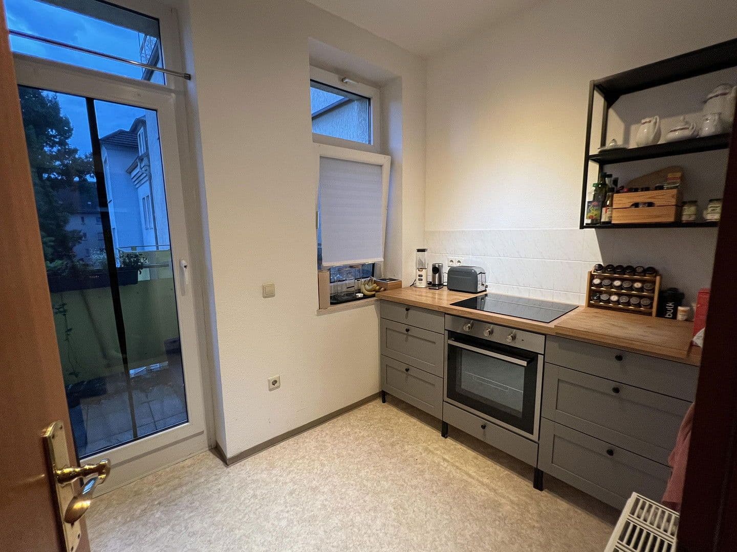 Prenájom bytu 3-izbový 87 m², Barbarossastraße 86, Chemnitz, Sasko Prenájom bytu 3-izbový 87 m², Barbarossastraße 86, Chemnitz, Sasko