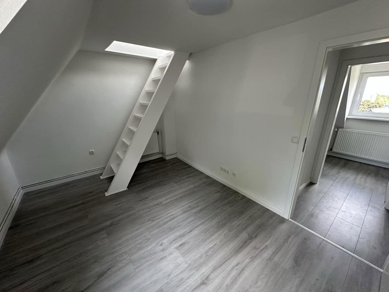 Predaj domu 77 m², pozemek 325 m², Vagel-Griep-Platz 5, Hamburg-Eißendorf, Hamburg Predaj domu 77 m², pozemek 325 m², Vagel-Griep-Platz 5, Hamburg-Eißendorf, Hamburg