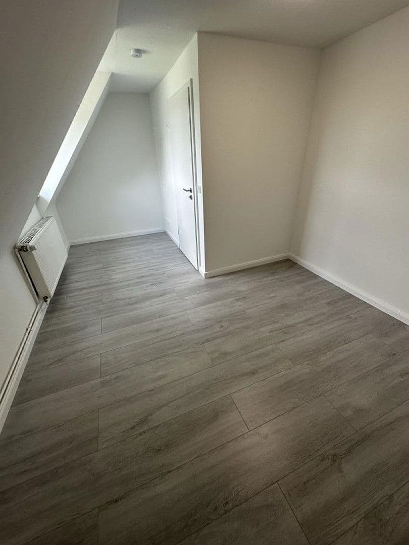 Predaj domu 77 m², pozemek 325 m², Vagel-Griep-Platz 5, Hamburg-Eißendorf, Hamburg Predaj domu 77 m², pozemek 325 m², Vagel-Griep-Platz 5, Hamburg-Eißendorf, Hamburg