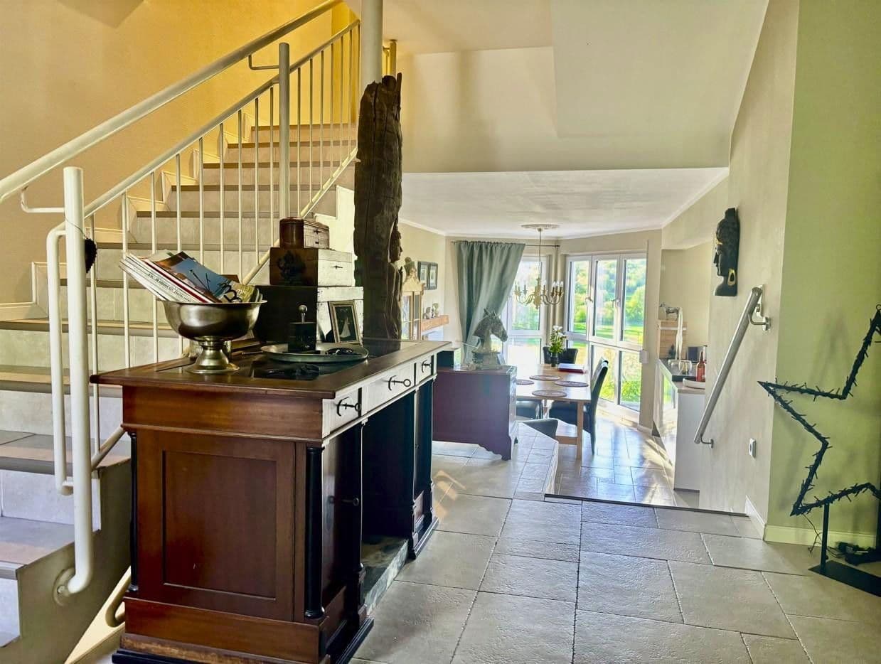 Predaj domu 211 m², pozemek 240 m², Königstein im Taunus, Hesensko Predaj domu 211 m², pozemek 240 m², Königstein im Taunus, Hesensko