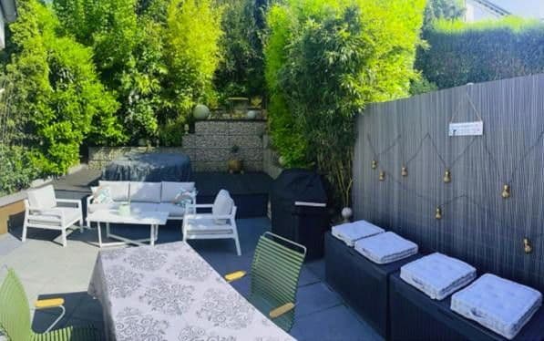 Predaj domu 211 m², pozemek 240 m², Königstein im Taunus, Hesensko Predaj domu 211 m², pozemek 240 m², Königstein im Taunus, Hesensko