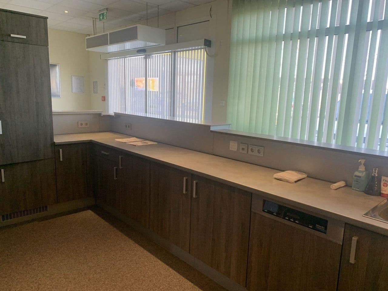 Prenájom nebytového priestoru 6.000 m², Niedernwöhren, Dolné Sasko Prenájom nebytového priestoru 6.000 m², Niedernwöhren, Dolné Sasko