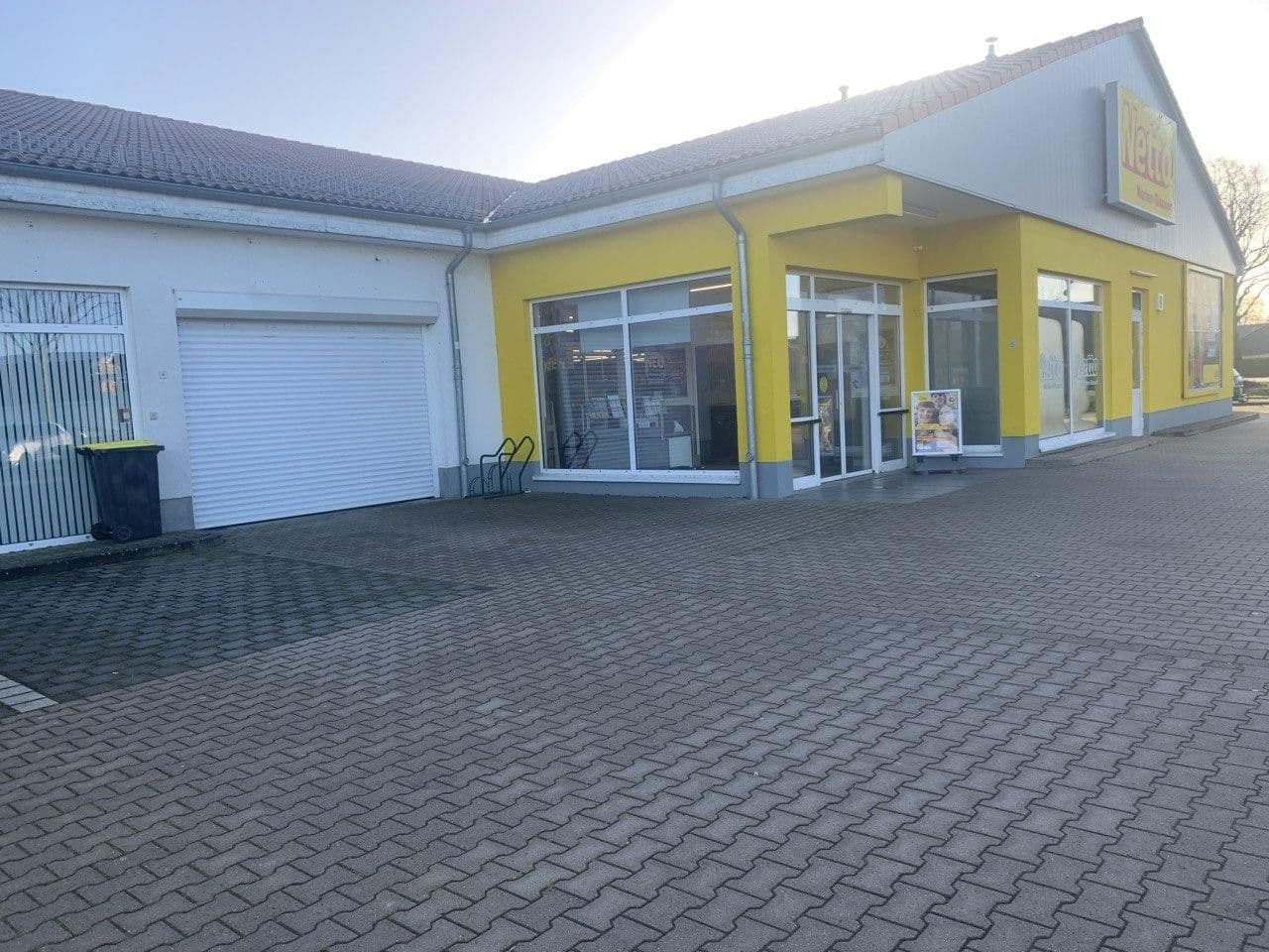 Prenájom nebytového priestoru 6.000 m², Niedernwöhren, Dolné Sasko Prenájom nebytového priestoru 6.000 m², Niedernwöhren, Dolné Sasko