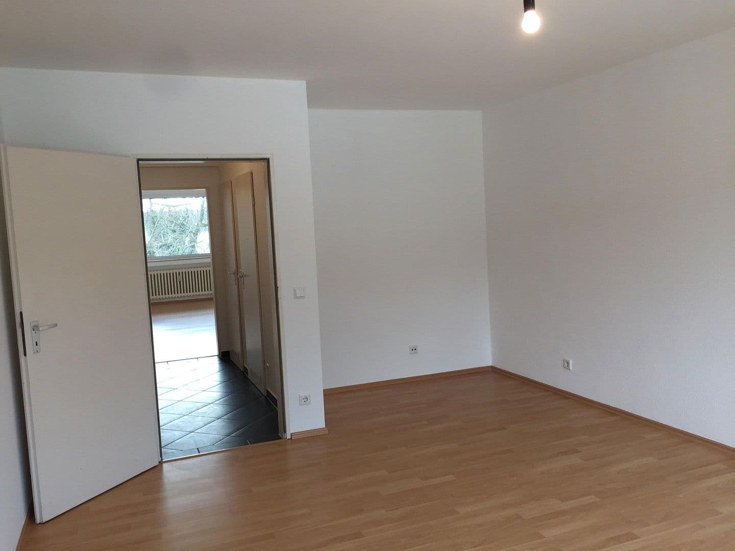 Prenájom bytu 2-izbový 63 m², Rheinstr. 16, Krefeld, Severné Porýnie - Westfálsko Prenájom bytu 2-izbový 63 m², Rheinstr. 16, Krefeld, Severné Porýnie - Westfálsko