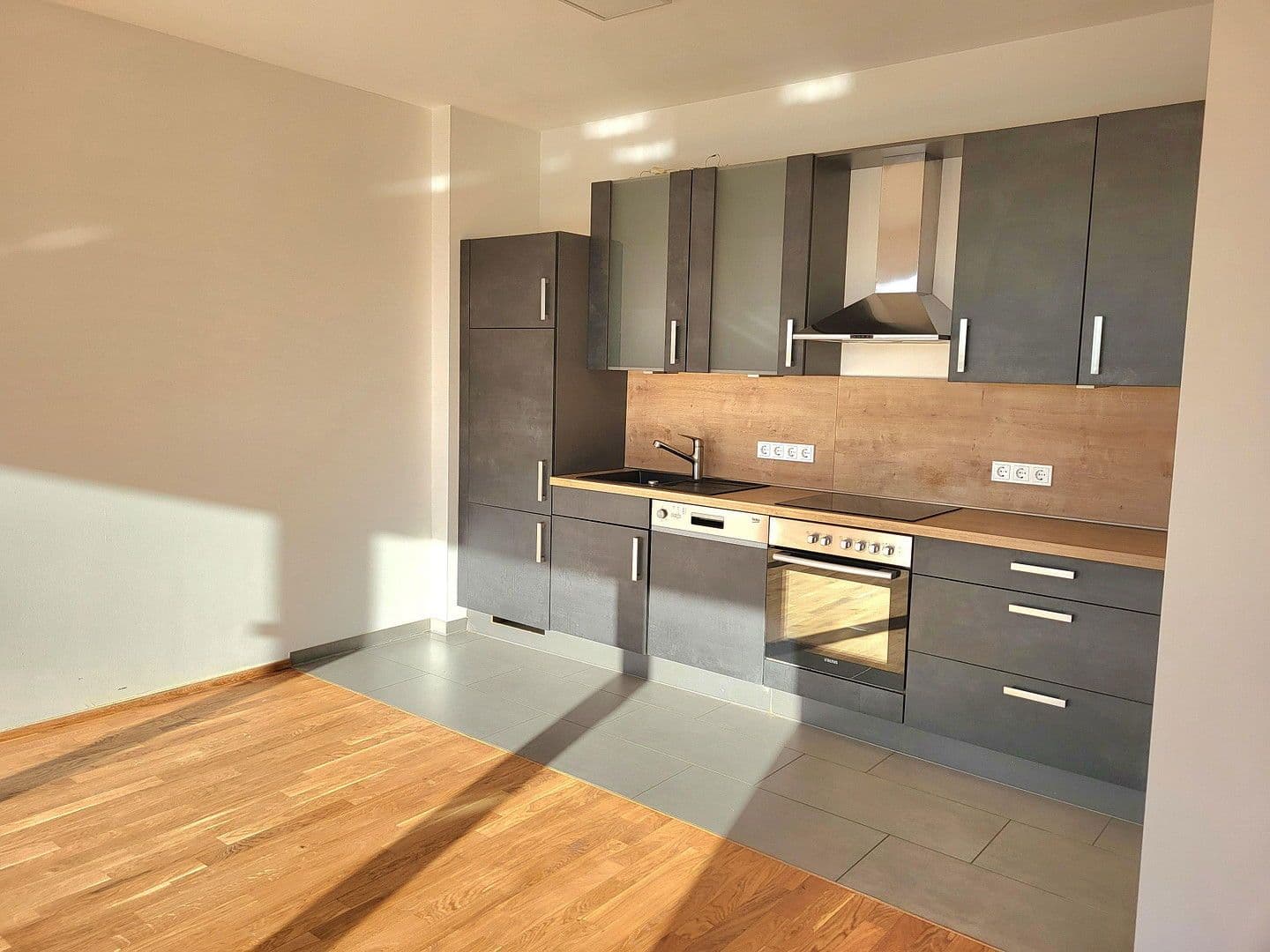 Prenájom bytu 4-izbový 136 m², Kehrstraße 8b, Göttingen, Dolné Sasko Prenájom bytu 4-izbový 136 m², Kehrstraße 8b, Göttingen, Dolné Sasko