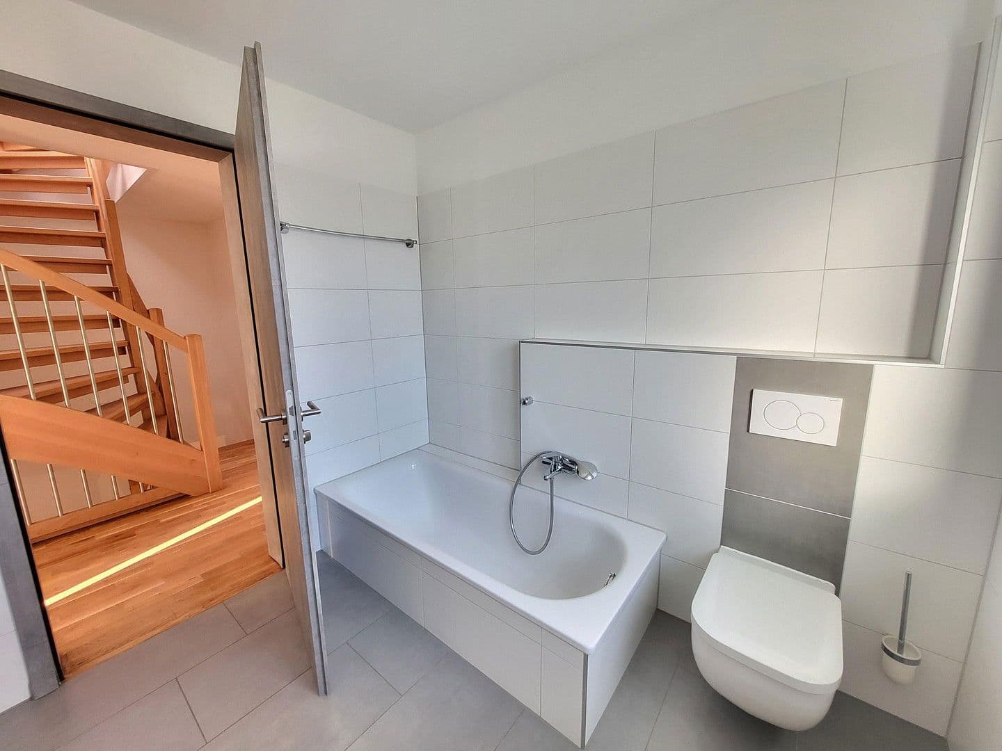 Prenájom bytu 4-izbový 136 m², Kehrstraße 8b, Göttingen, Dolné Sasko Prenájom bytu 4-izbový 136 m², Kehrstraße 8b, Göttingen, Dolné Sasko