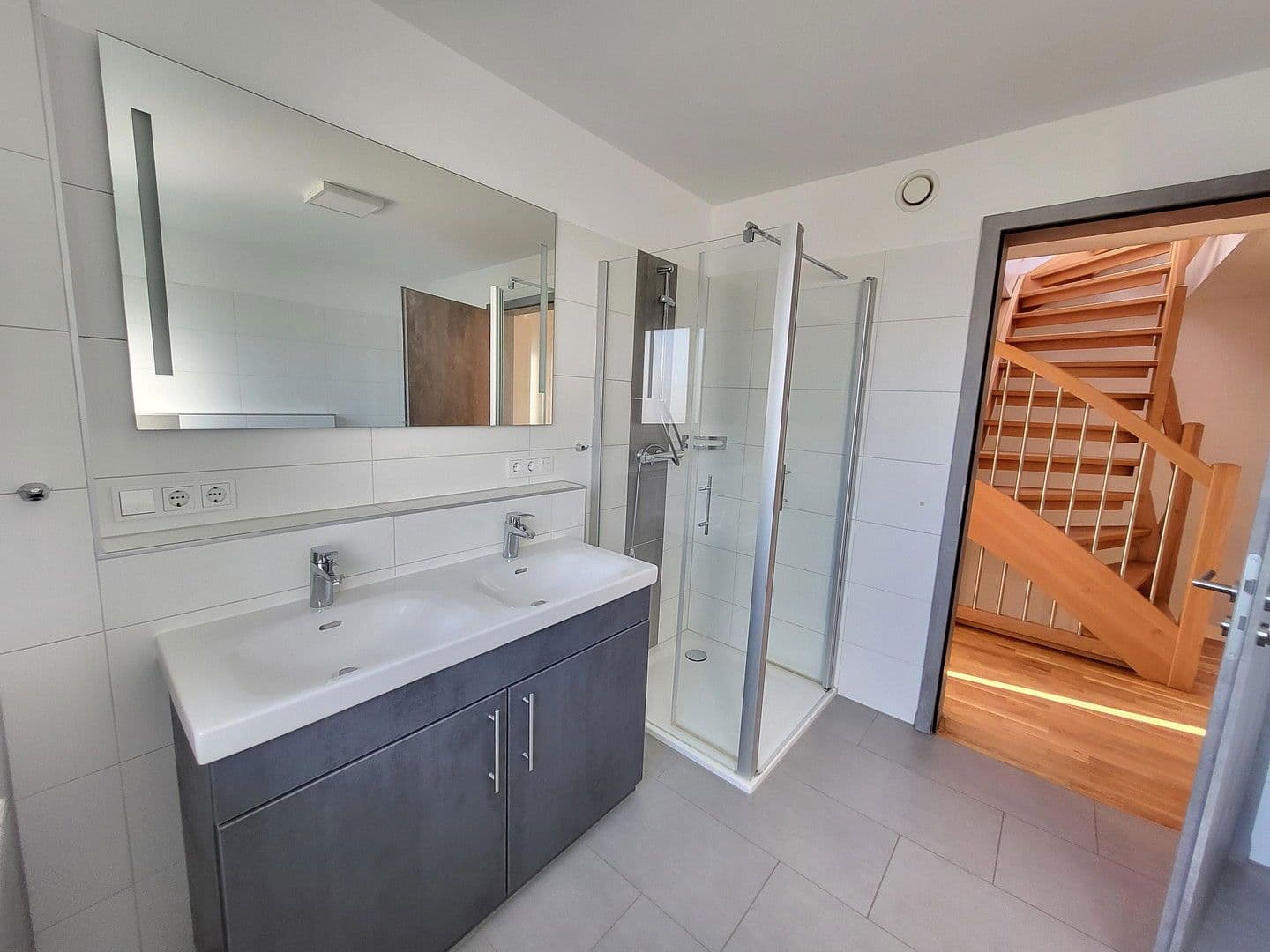 Prenájom bytu 4-izbový 136 m², Kehrstraße 8b, Göttingen, Dolné Sasko Prenájom bytu 4-izbový 136 m², Kehrstraße 8b, Göttingen, Dolné Sasko