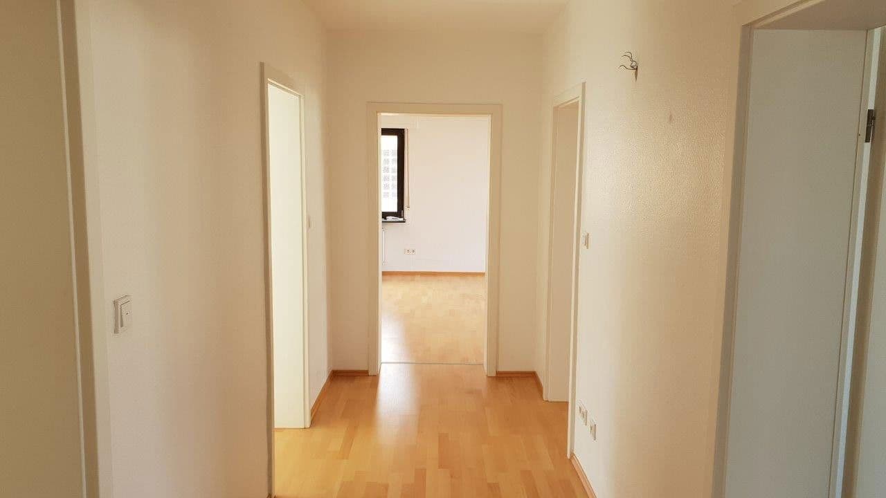 Prenájom bytu 4-izbový 116 m², Schubertstrasse, Dreieich, Hesensko Prenájom bytu 4-izbový 116 m², Schubertstrasse, Dreieich, Hesensko