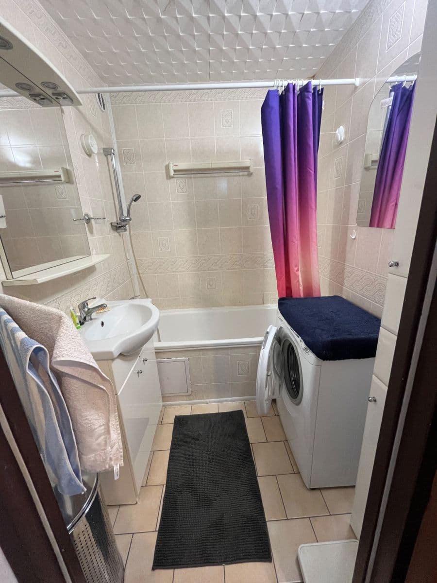 Prenájom bytu 3-izbový 72 m², Okořská, Praha, Praha Prenájom bytu 3-izbový 72 m², Okořská, Praha, Praha