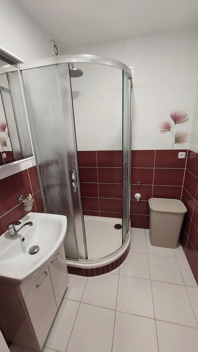 Prenájom bytu 2-izbový 63 m², Vikova, Slaný, Středočeský kraj Prenájom bytu 2-izbový 63 m², Vikova, Slaný, Středočeský kraj