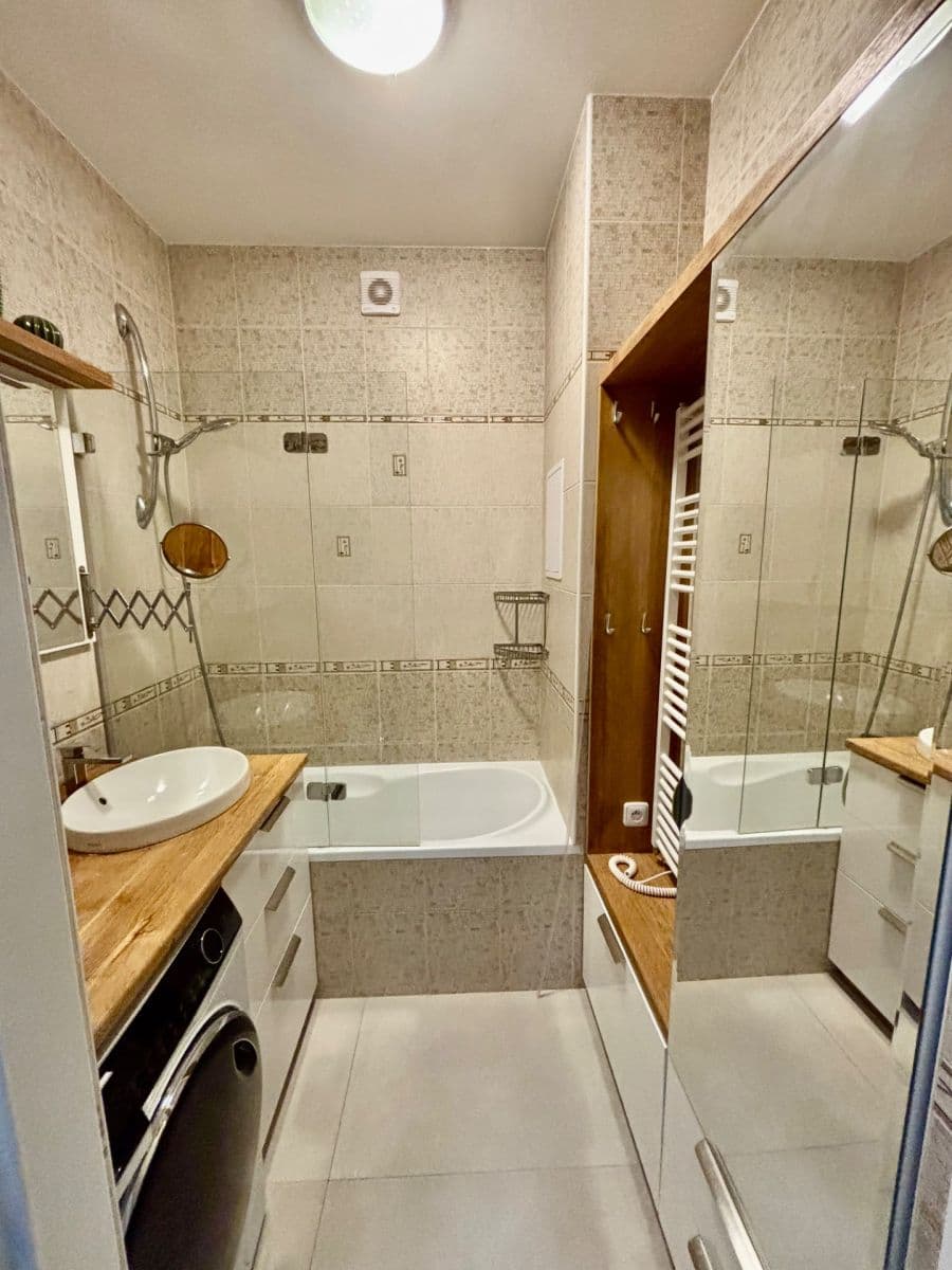 Prenájom bytu 2-izbový 70 m², Musílkova, Praha, Praha Prenájom bytu 2-izbový 70 m², Musílkova, Praha, Praha