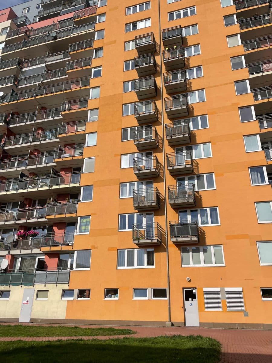 Prenájom bytu 1-izbový 36 m², Hnězdenská, Praha, Praha Prenájom bytu 1-izbový 36 m², Hnězdenská, Praha, Praha