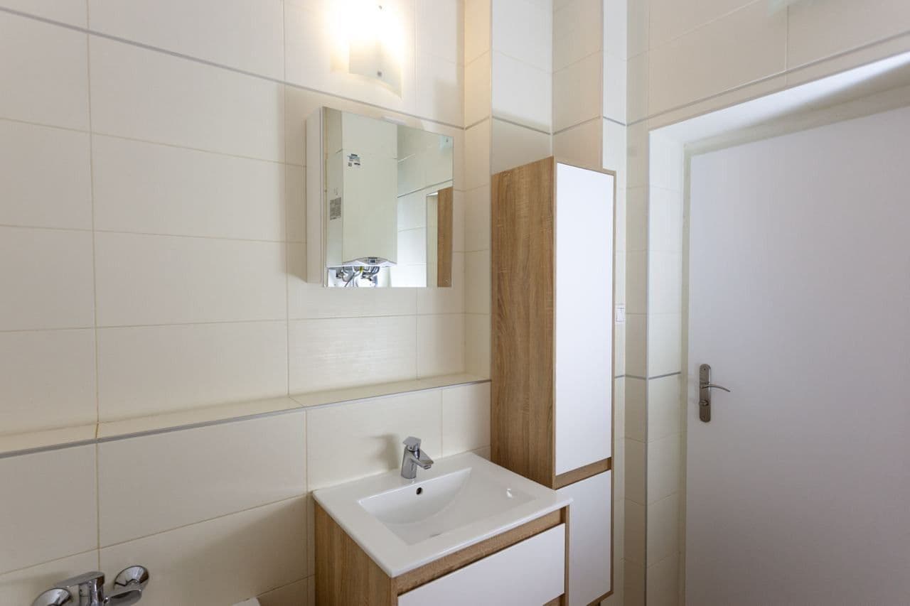 Predaj bytu 2-izbový 56 m², Na Celné, Praha, Praha Predaj bytu 2-izbový 56 m², Na Celné, Praha, Praha