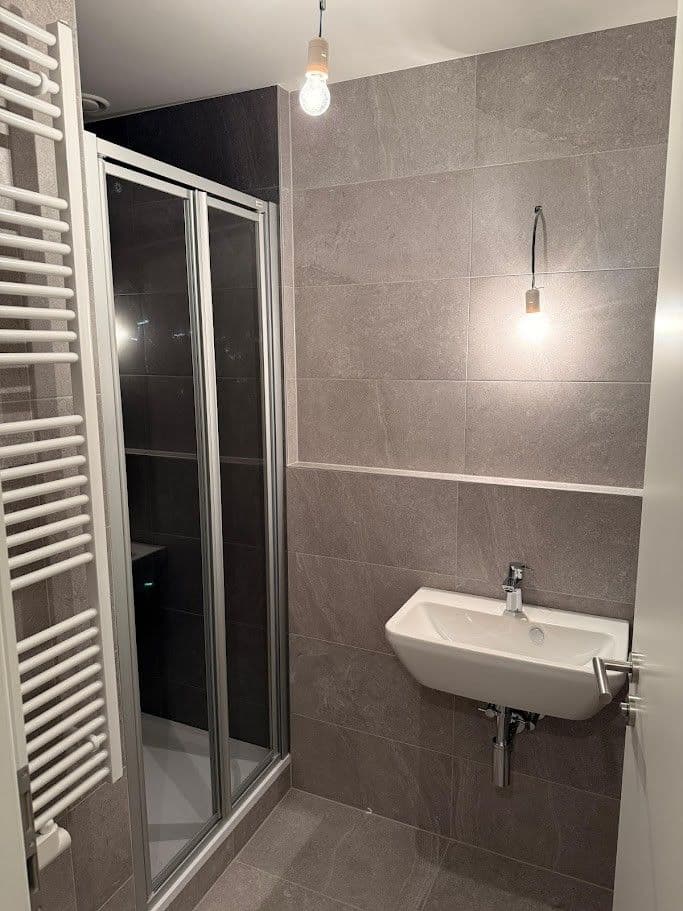 Prenájom bytu 1-izbový 30 m², Českobrodská, Praha, Praha Prenájom bytu 1-izbový 30 m², Českobrodská, Praha, Praha