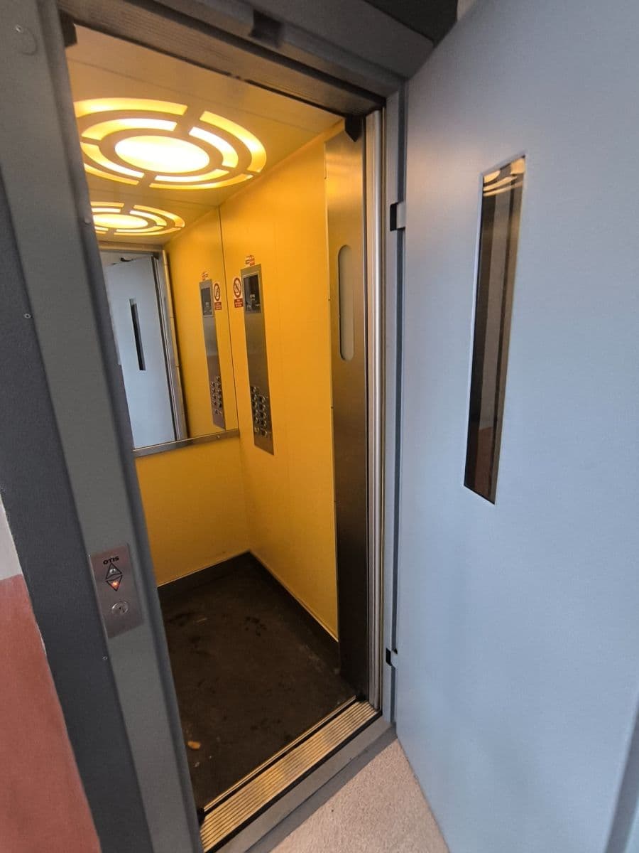 Predaj bytu 3-izbový 67 m², Americká, Kladno, Středočeský kraj Predaj bytu 3-izbový 67 m², Americká, Kladno, Středočeský kraj