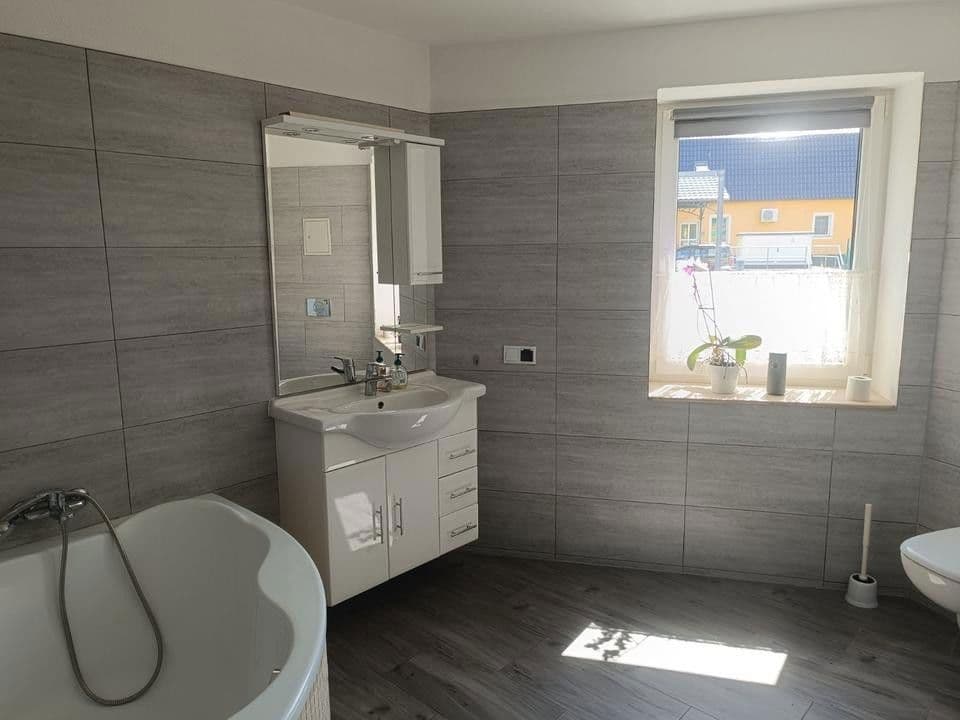 Predaj domu 225 m², pozemek 460 m², St. Egidien, Sasko Predaj domu 225 m², pozemek 460 m², St. Egidien, Sasko