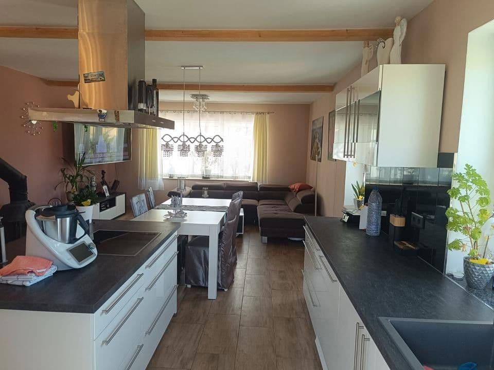 Predaj domu 225 m², pozemek 460 m², St. Egidien, Sasko Predaj domu 225 m², pozemek 460 m², St. Egidien, Sasko