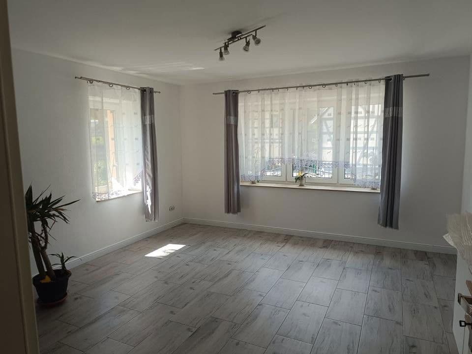 Predaj domu 225 m², pozemek 460 m², St. Egidien, Sasko Predaj domu 225 m², pozemek 460 m², St. Egidien, Sasko