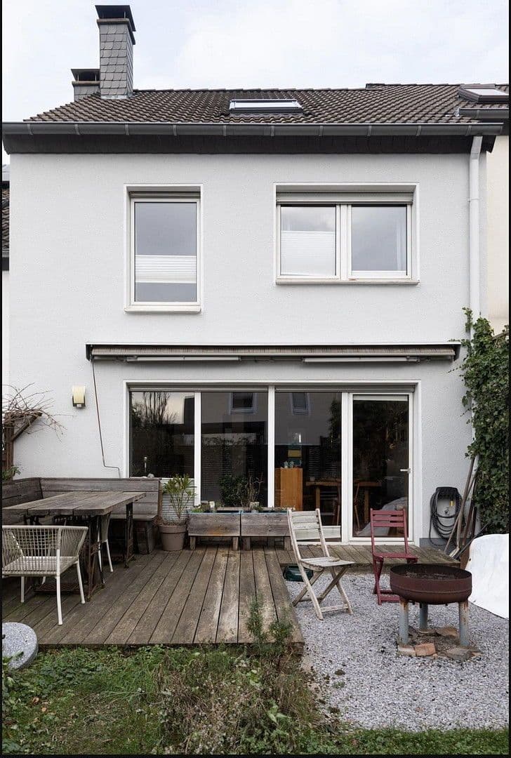 Predaj domu 118 m², pozemek 240 m², Wuppertal, Severné Porýnie - Westfálsko Predaj domu 118 m², pozemek 240 m², Wuppertal, Severné Porýnie - Westfálsko