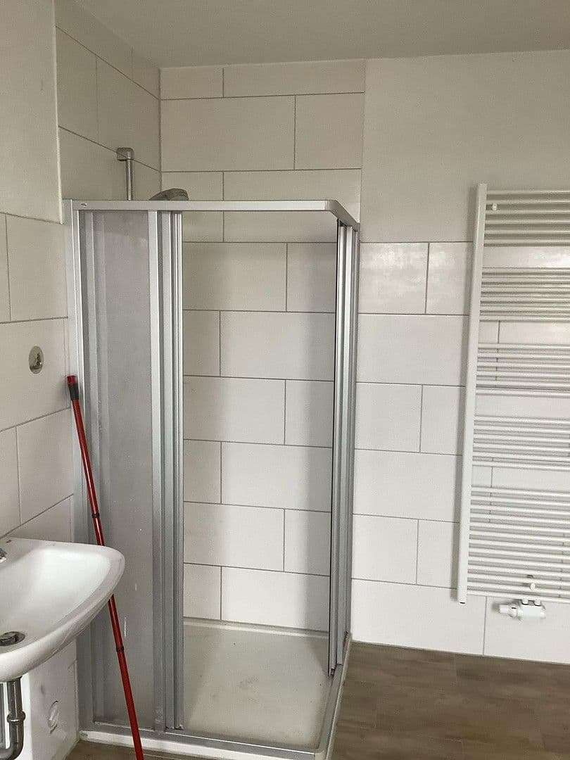 Prenájom bytu 4-izbový 90 m², Huy, Sasko-Anhaltsko Prenájom bytu 4-izbový 90 m², Huy, Sasko-Anhaltsko