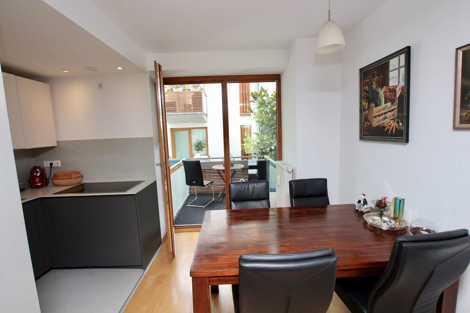 Prenájom bytu 3-izbový 73 m², Hannover, Dolné Sasko Prenájom bytu 3-izbový 73 m², Hannover, Dolné Sasko