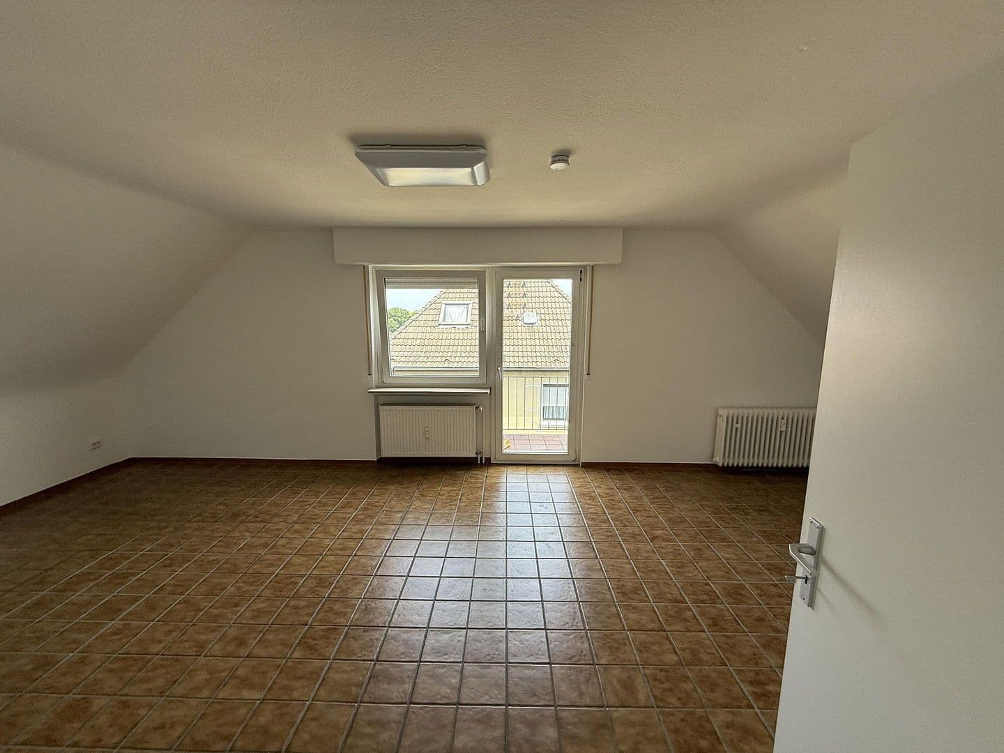 Prenájom bytu 3-izbový 75 m², Hanau, Hesensko Prenájom bytu 3-izbový 75 m², Hanau, Hesensko
