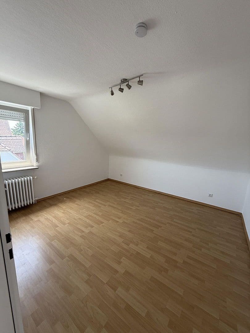 Prenájom bytu 3-izbový 75 m², Hanau, Hesensko Prenájom bytu 3-izbový 75 m², Hanau, Hesensko