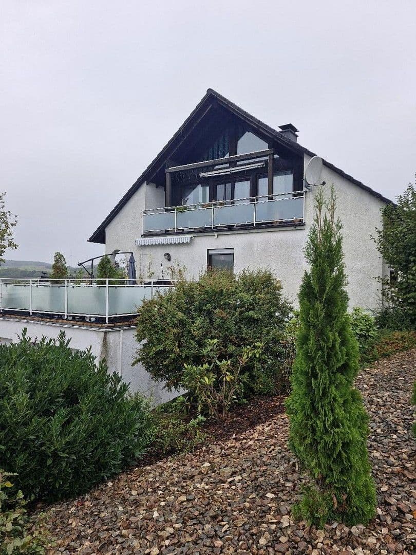 Prenájom bytu 5-izbový 110 m², Brücken (Pfalz), Porýnie-Falcko Prenájom bytu 5-izbový 110 m², Brücken (Pfalz), Porýnie-Falcko