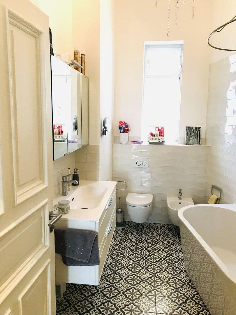 Prenájom bytu 3-izbový 100 m², Wiesbaden, Hesensko Prenájom bytu 3-izbový 100 m², Wiesbaden, Hesensko