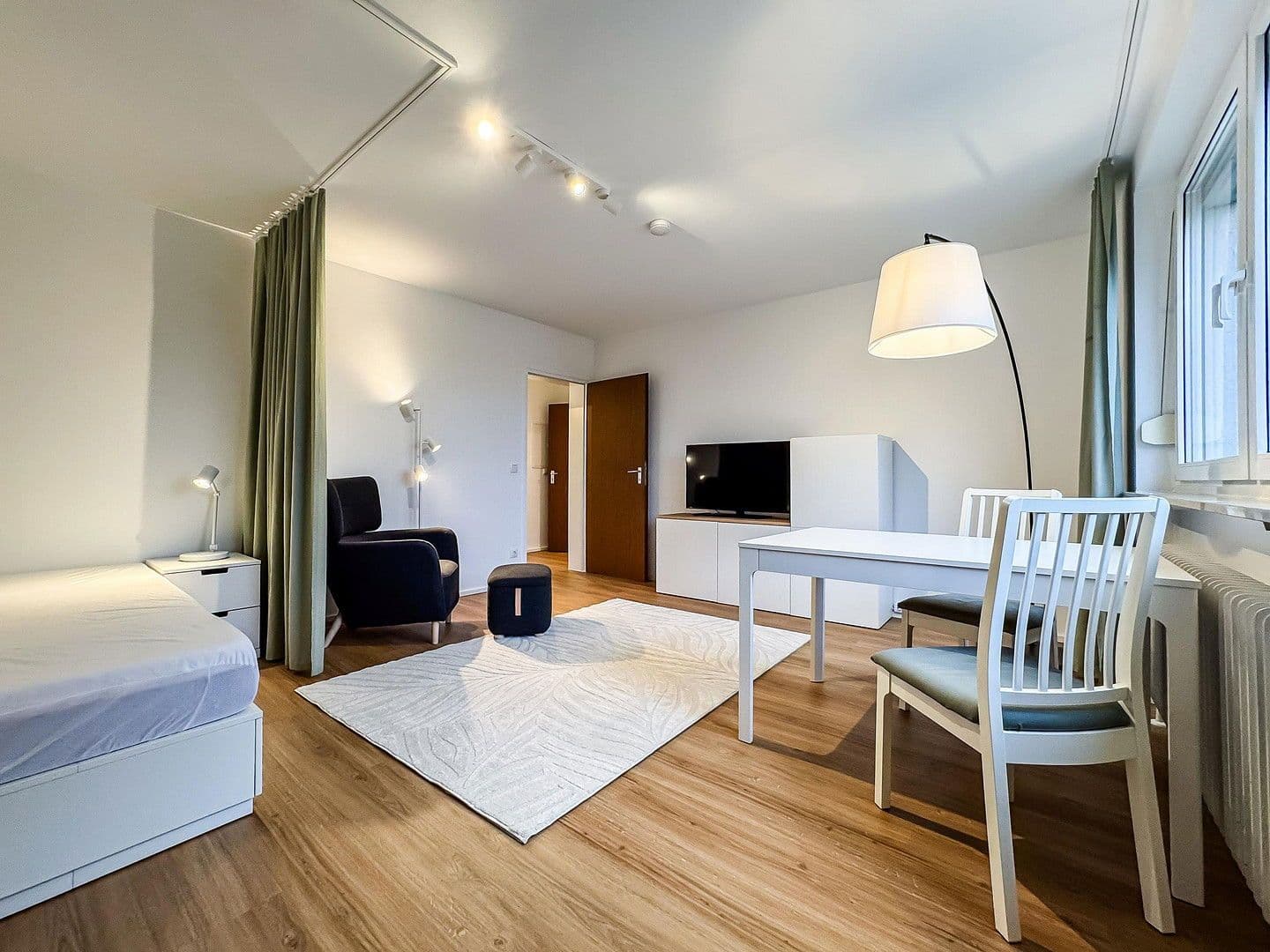 Prenájom bytu 1-izbový 30 m², Steinforststr. 38, Erlangen, Bavorsko Prenájom bytu 1-izbový 30 m², Steinforststr. 38, Erlangen, Bavorsko