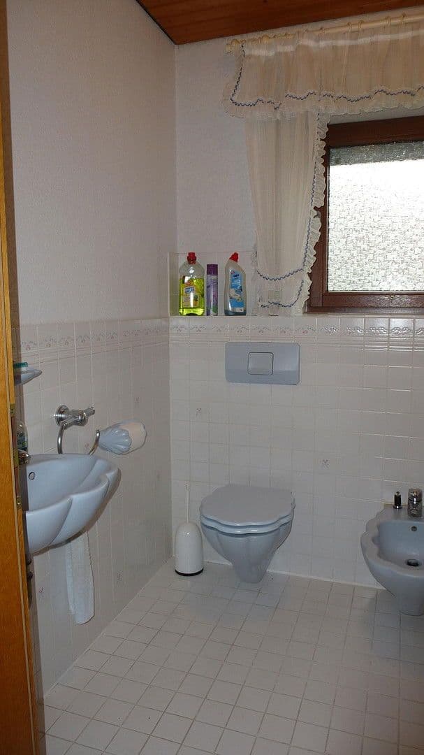 Predaj domu 255 m², pozemek 894 m², Hüttlingen, Bádensko-Wurttembersko Predaj domu 255 m², pozemek 894 m², Hüttlingen, Bádensko-Wurttembersko